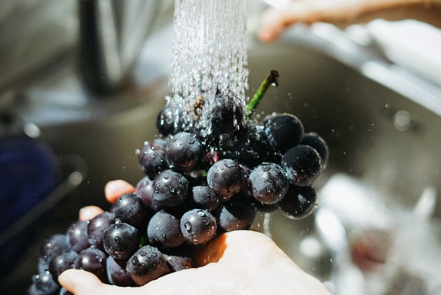 ¿Cómo desinfectar las frutas y verduras antes de su venta?